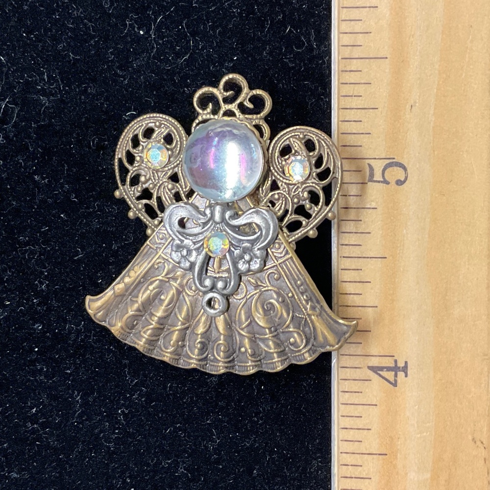Angel Pin Handmade - Picture 5 of 6